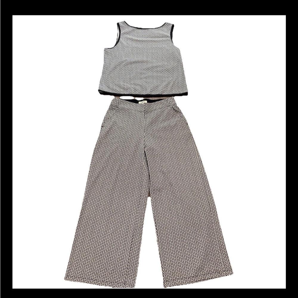 Max Studio Black and White Wide Leg capri set size small
